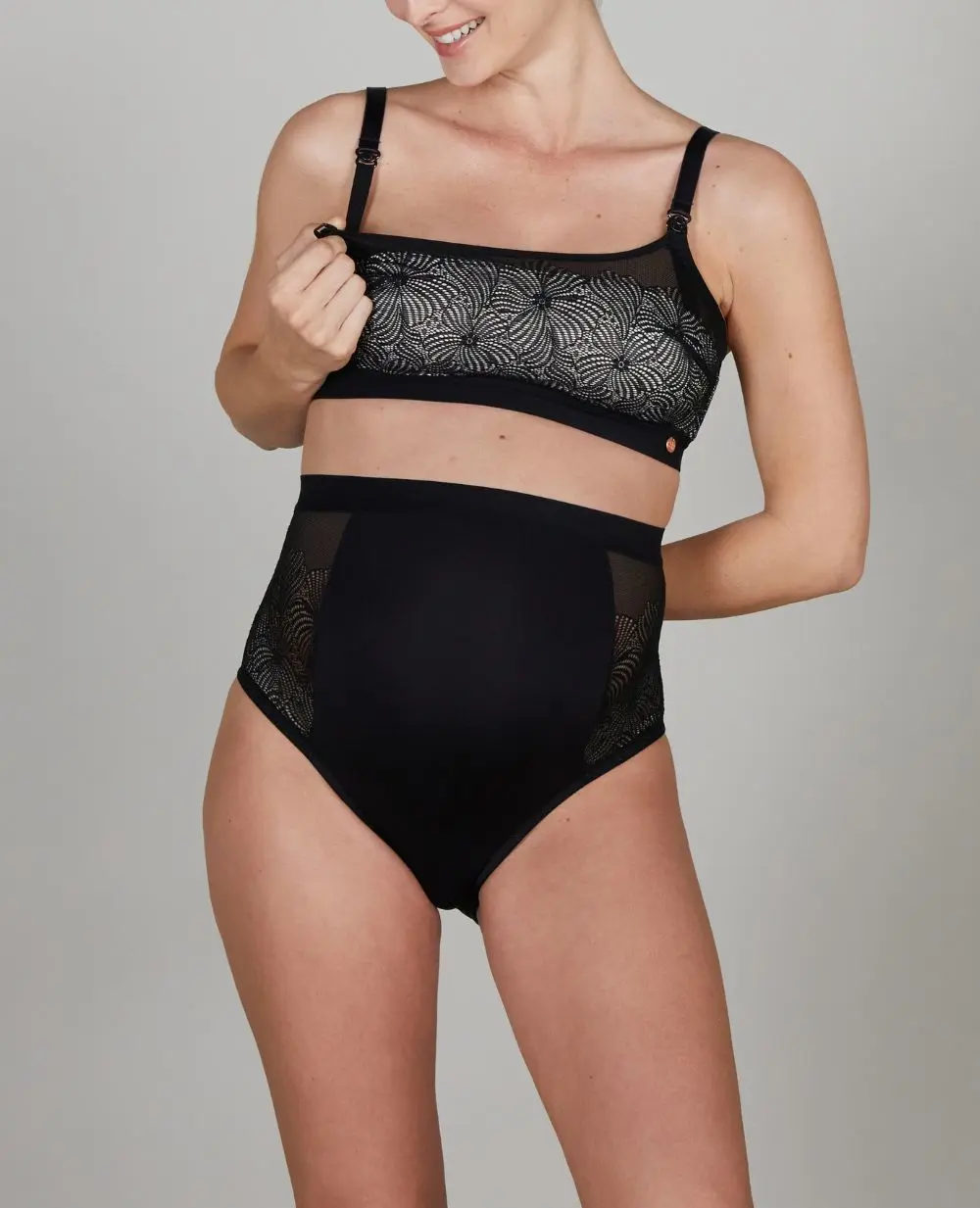 Soutien-gorge de grossesse et d’allaitement sans armature DAHLIA - Noir - Image 4